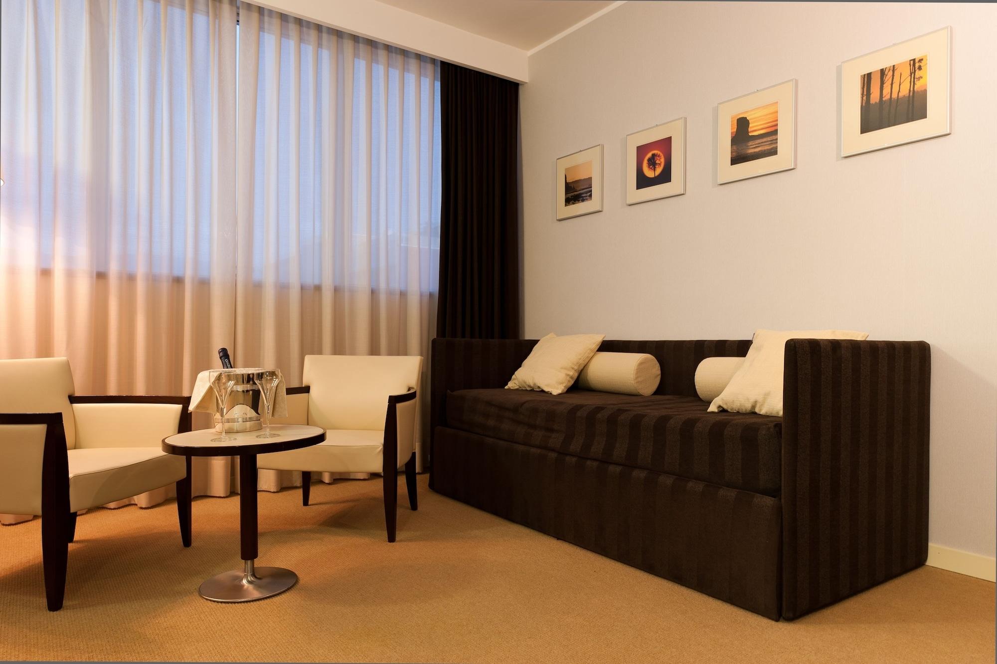 Italiana Hotels Cosenza Esterno foto