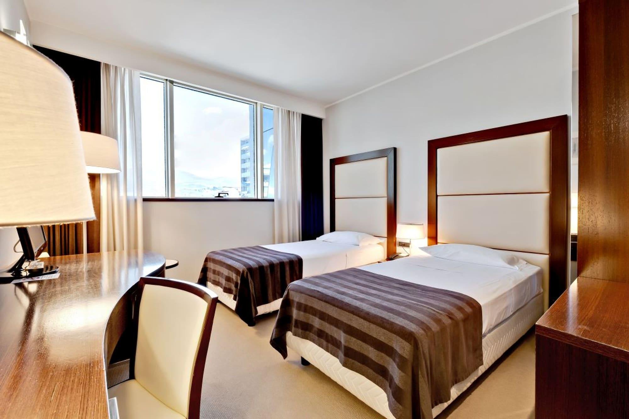 Italiana Hotels Cosenza Esterno foto