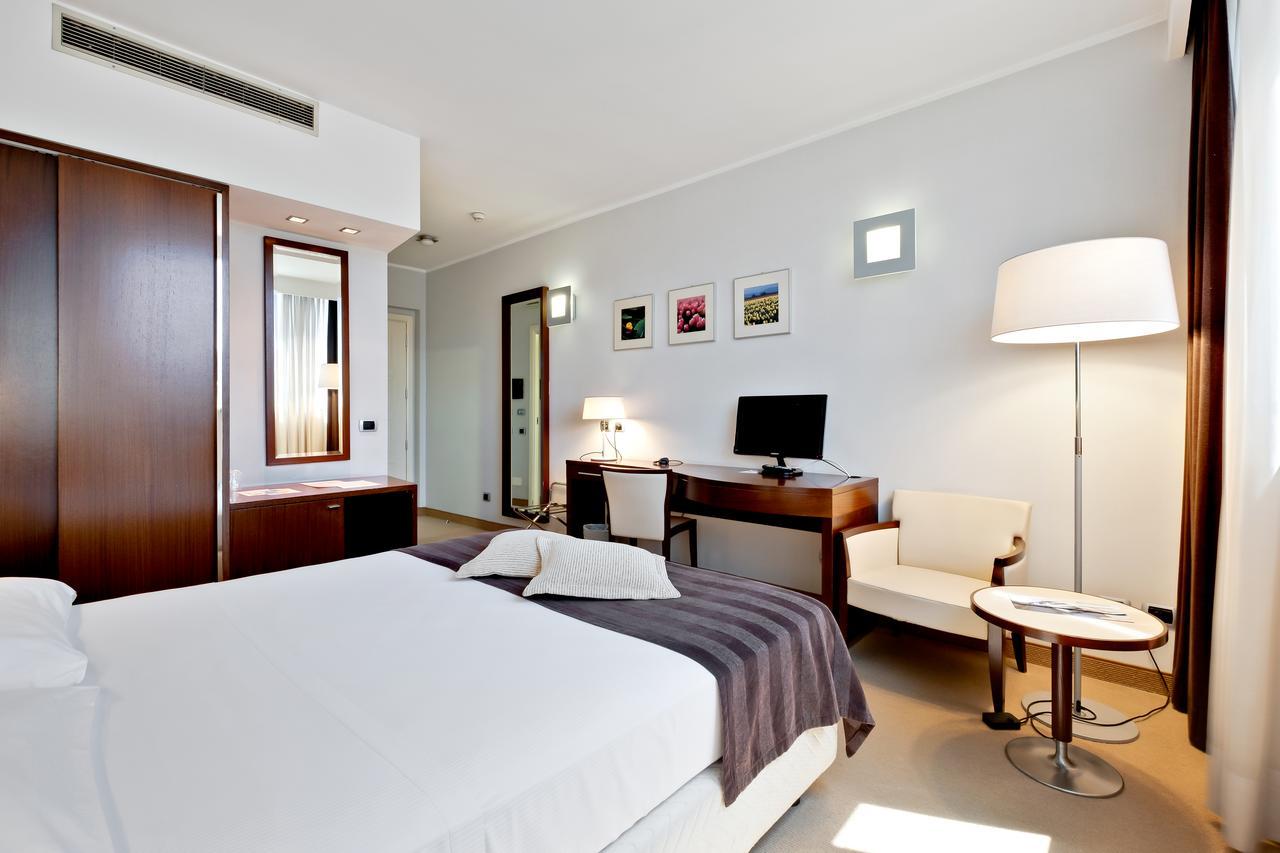 Italiana Hotels Cosenza Esterno foto
