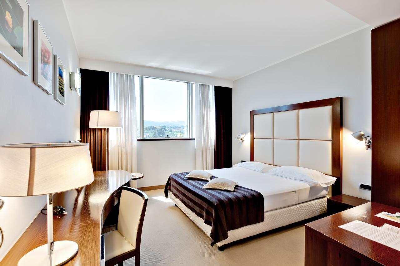 Italiana Hotels Cosenza Esterno foto